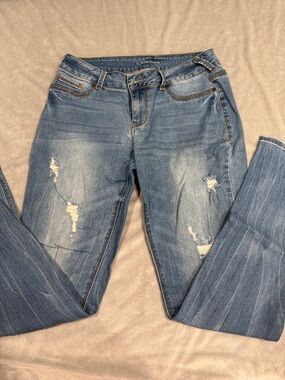 Women’s Distressed Blue Jeggings
